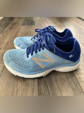 New Balance 860 v10 Running Shoe Carolina Blue Women’s Size 9.5